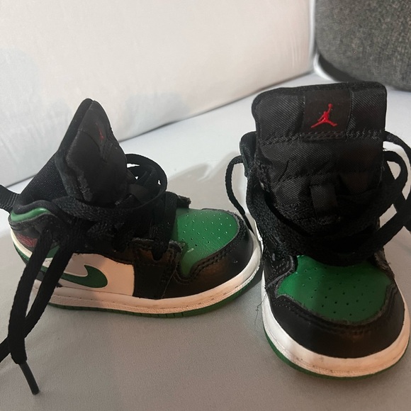 Nike Air Jordan 23 Kids Black and Green Athletic Sneakers - Picture 3 of 8